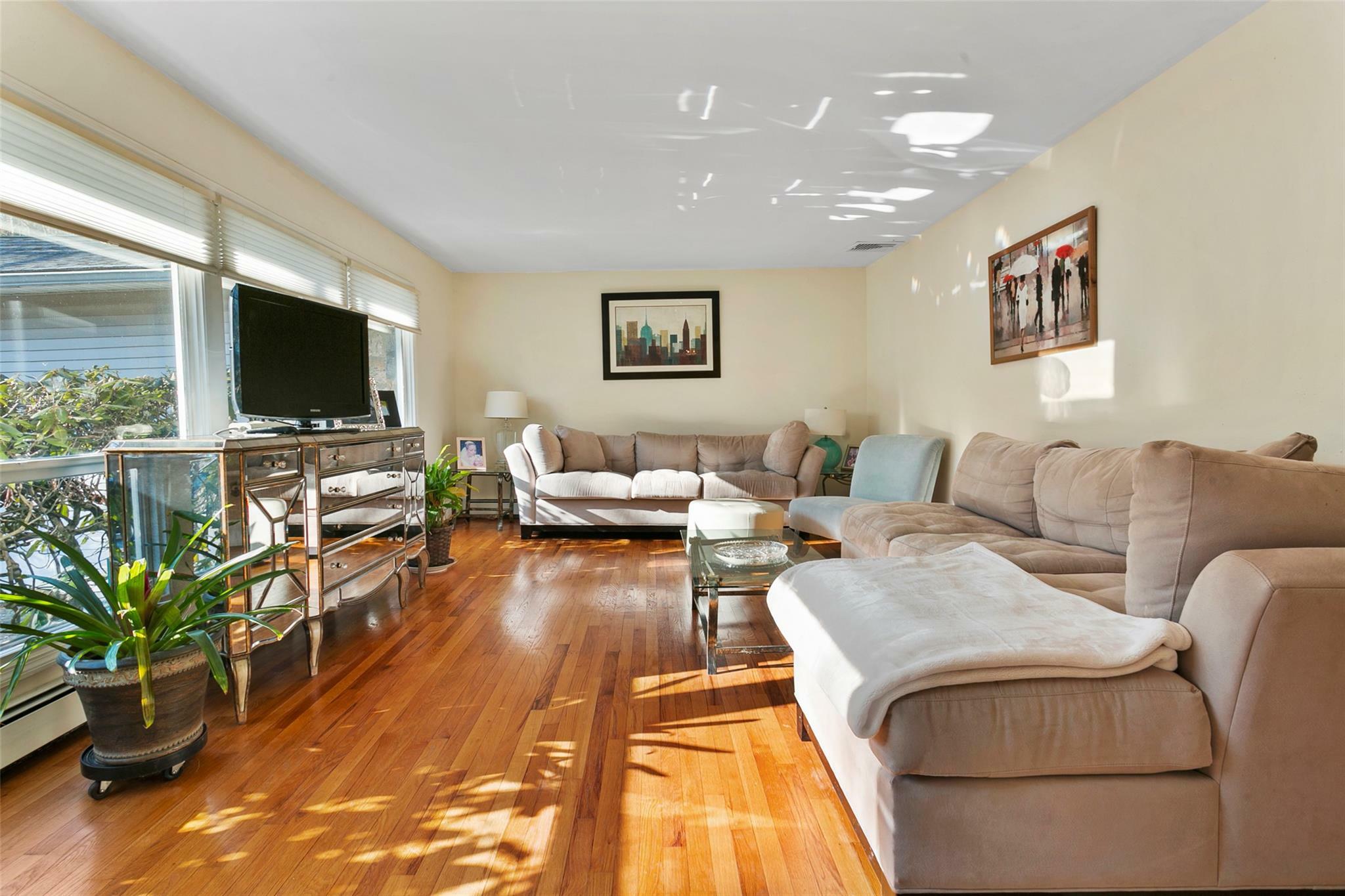 Property Photo: 20 Meadowcrest Court NY 10541