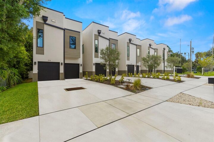 Property Photo:  216 N Hesperides Street  FL 33609 