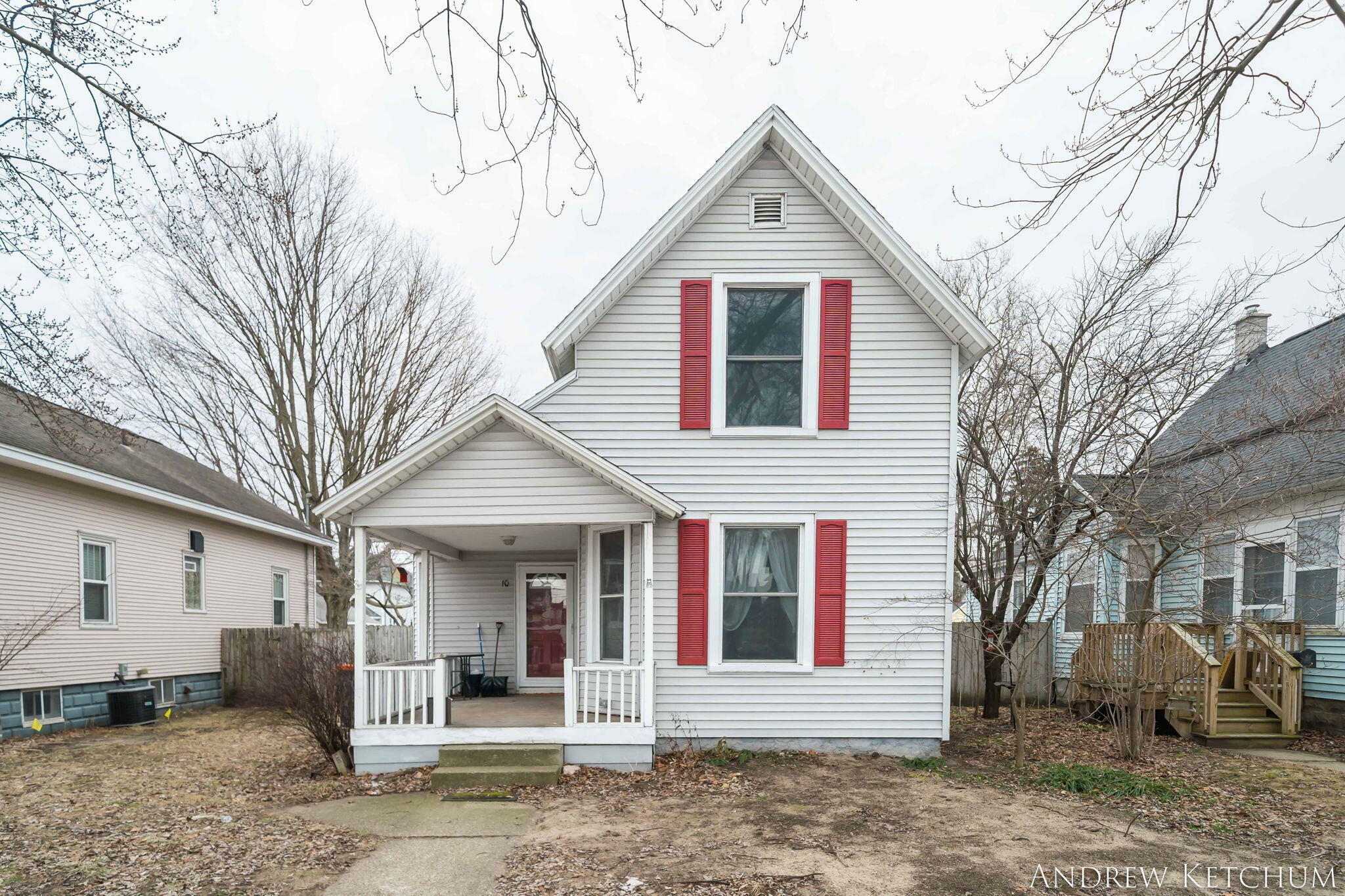 Property Photo: 10 W 18th Street MI 49423