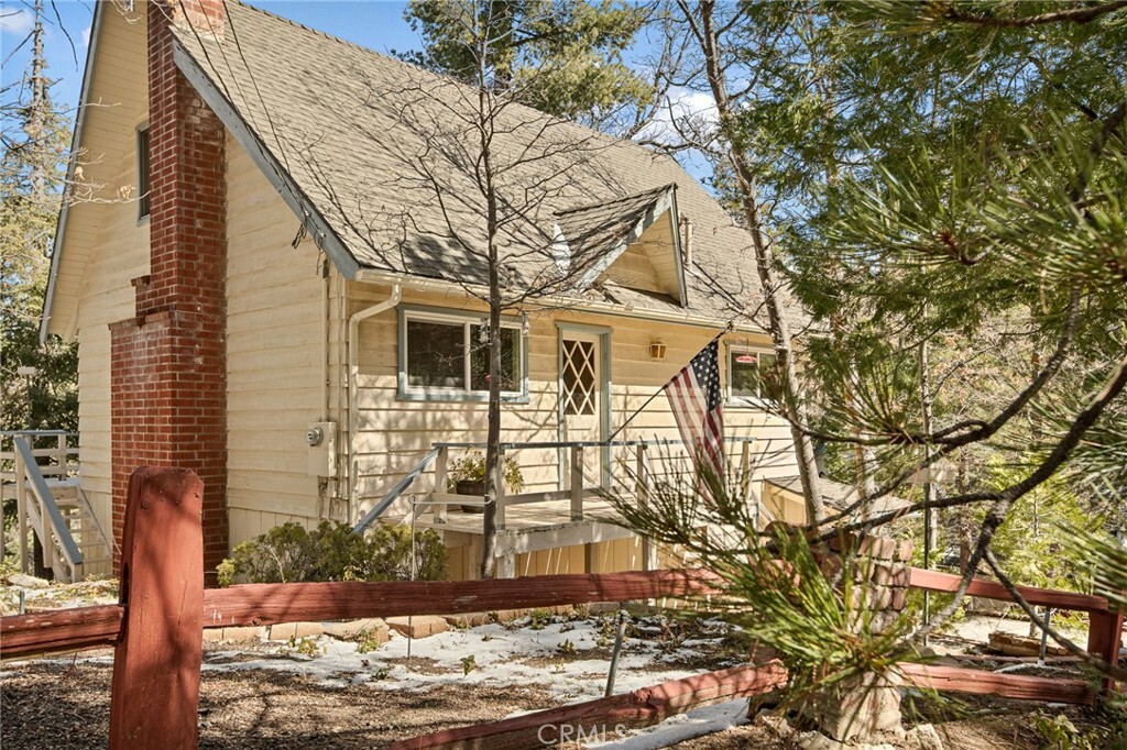Property Photo: 27008 Everest Road CA 92352