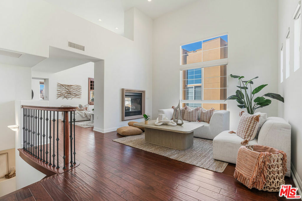 Property Photo:  5831 Seawalk Drive 215  CA 90094 