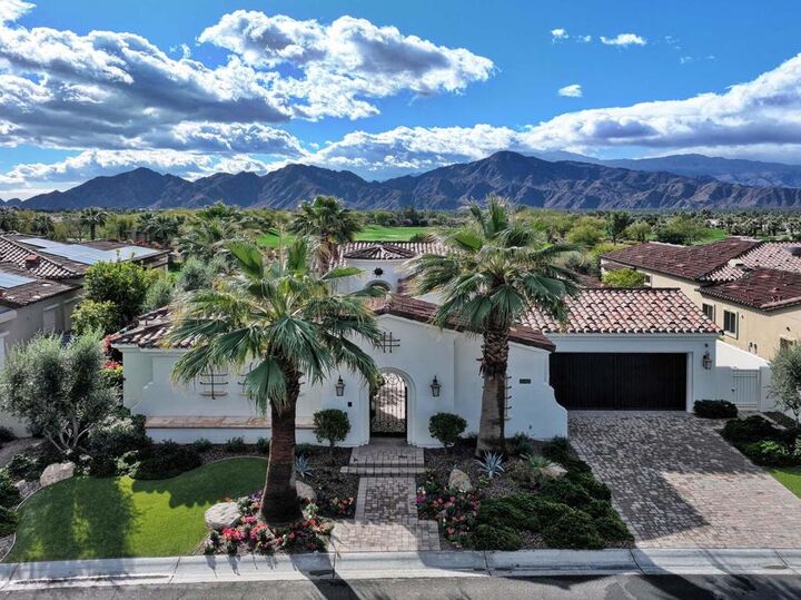 Property Photo: 75979 Via Pisa CA 92210