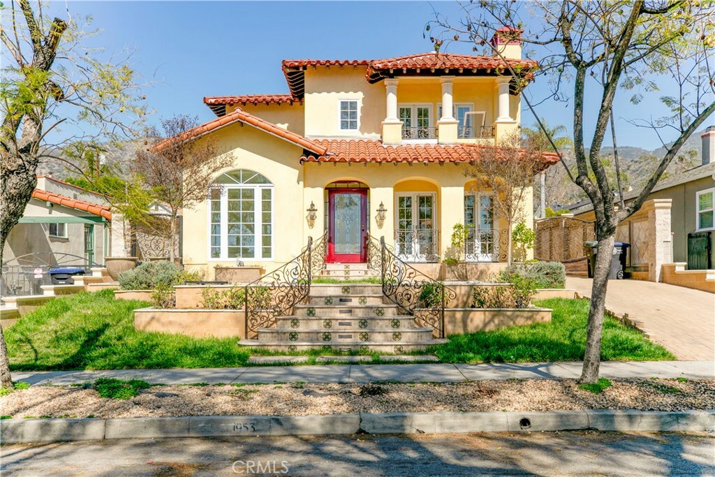 Property Photo:  1953 Bellevue Drive  CA 91201 