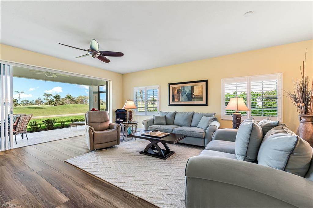 Property Photo: 8181 Saratoga Dr 902 FL 34113