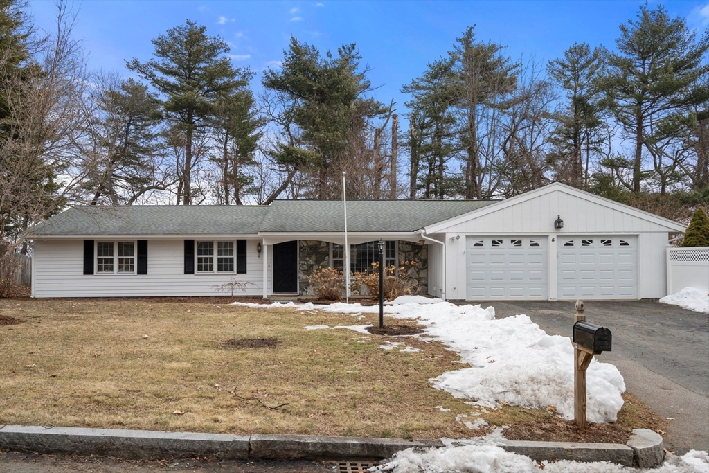 Property Photo:  5 Hickory Ln  MA 01701 