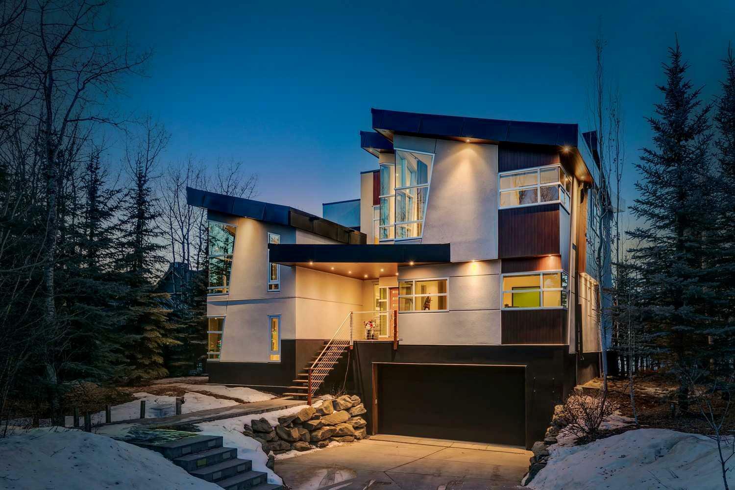 Property Photo: 25 Posthill Drive SW AB T3H 0A8