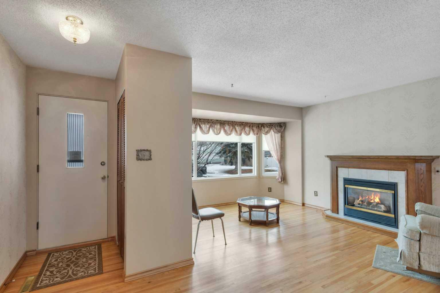 Property Photo:  4113 40 Street  AB T4N 1A4 