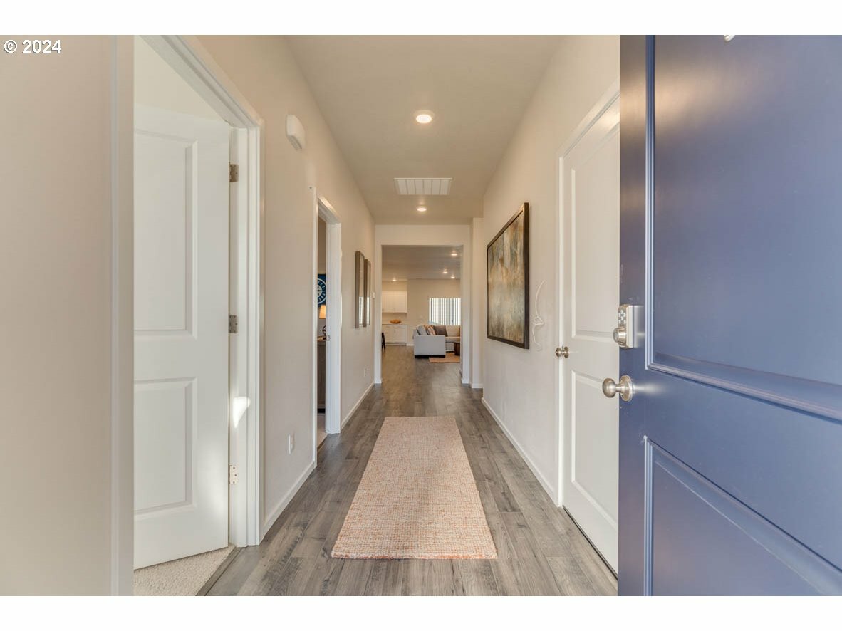 Property Photo: 2306 Misty Glen Ave NW OR 97304