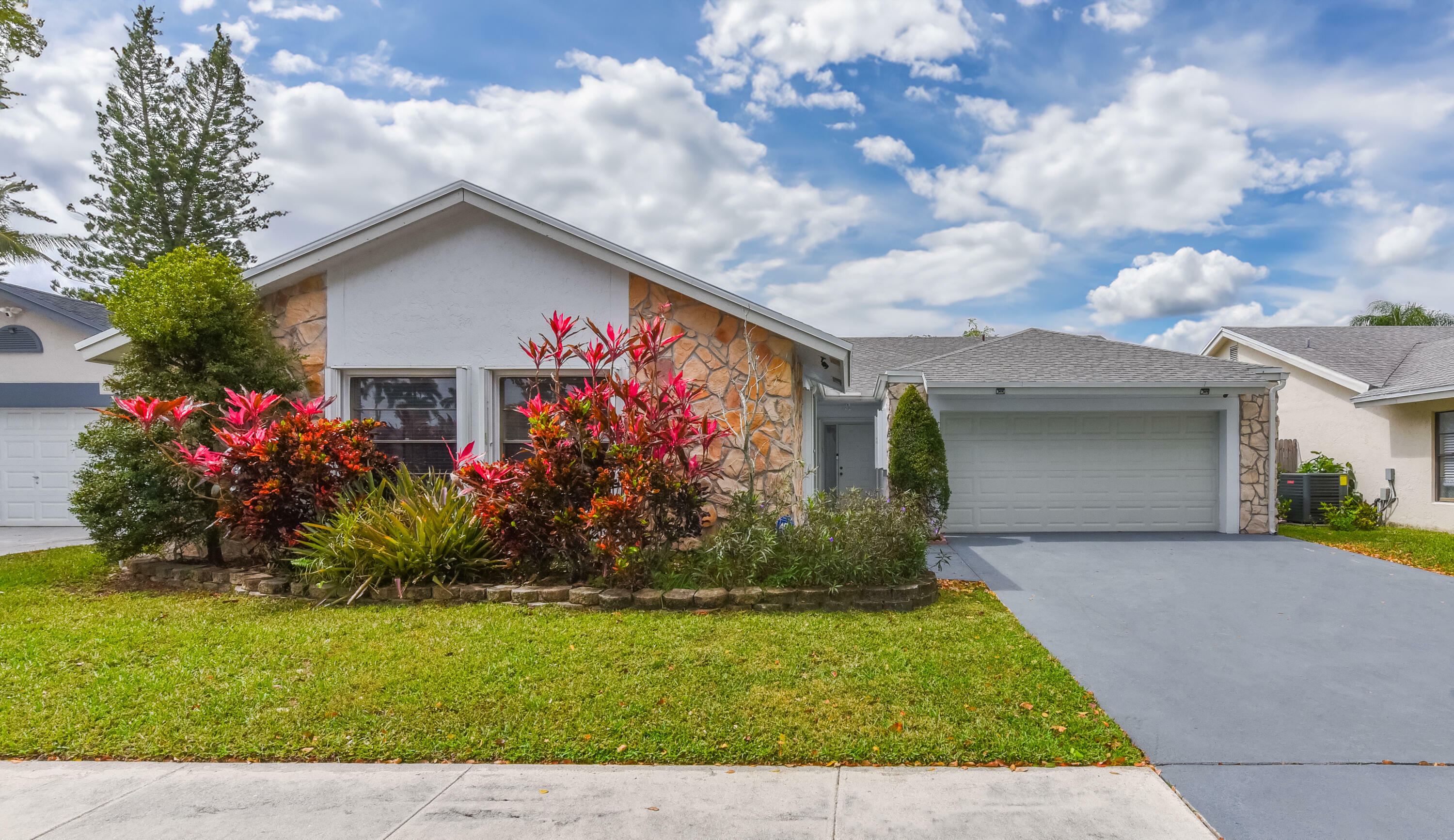 Property Photo:  20977 Country Creek Drive  FL 33428 