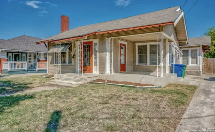 Property Photo:  1639 W Craig Pl  TX 78201 