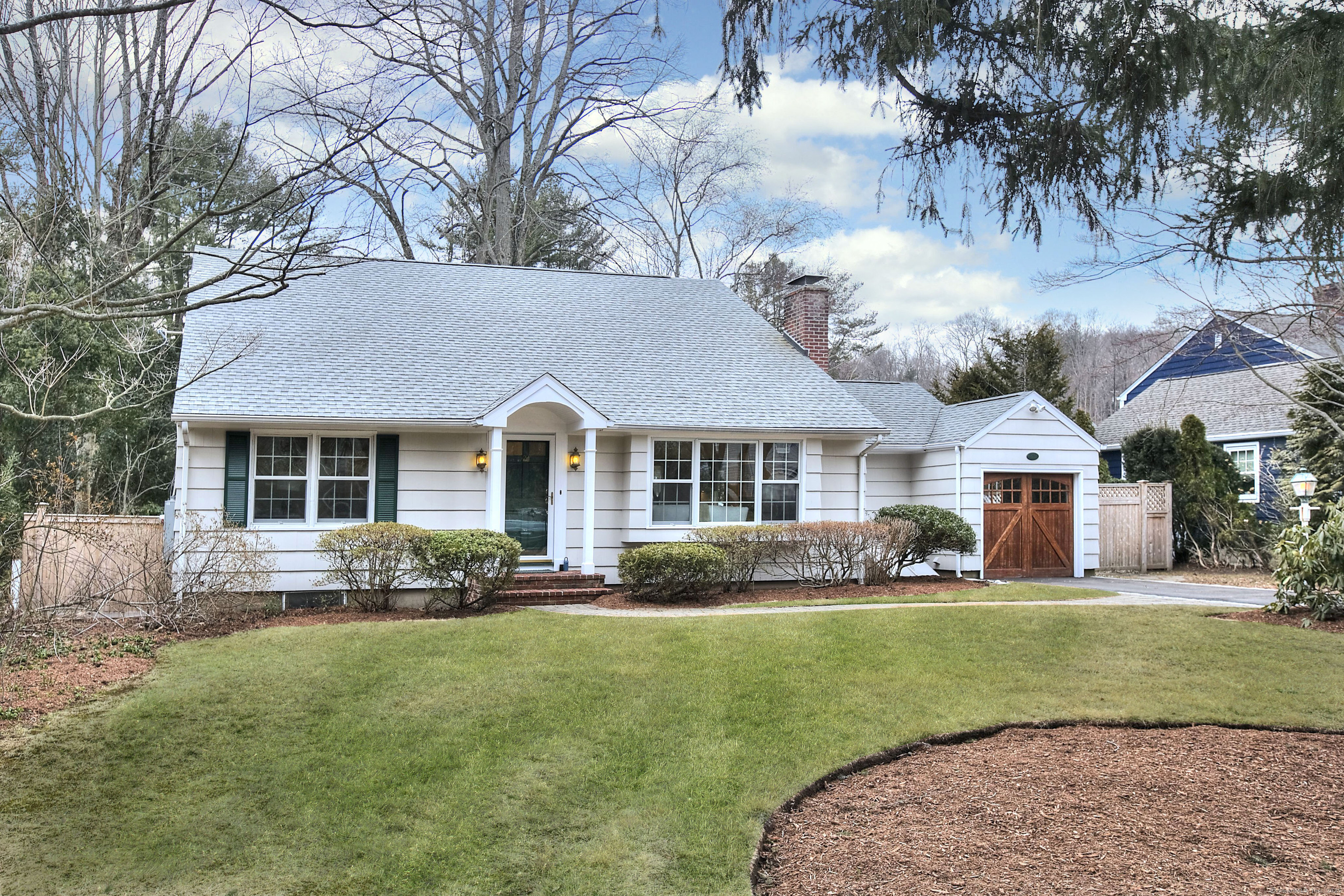 Property Photo:  29 Woods Grove Road  CT 06880 