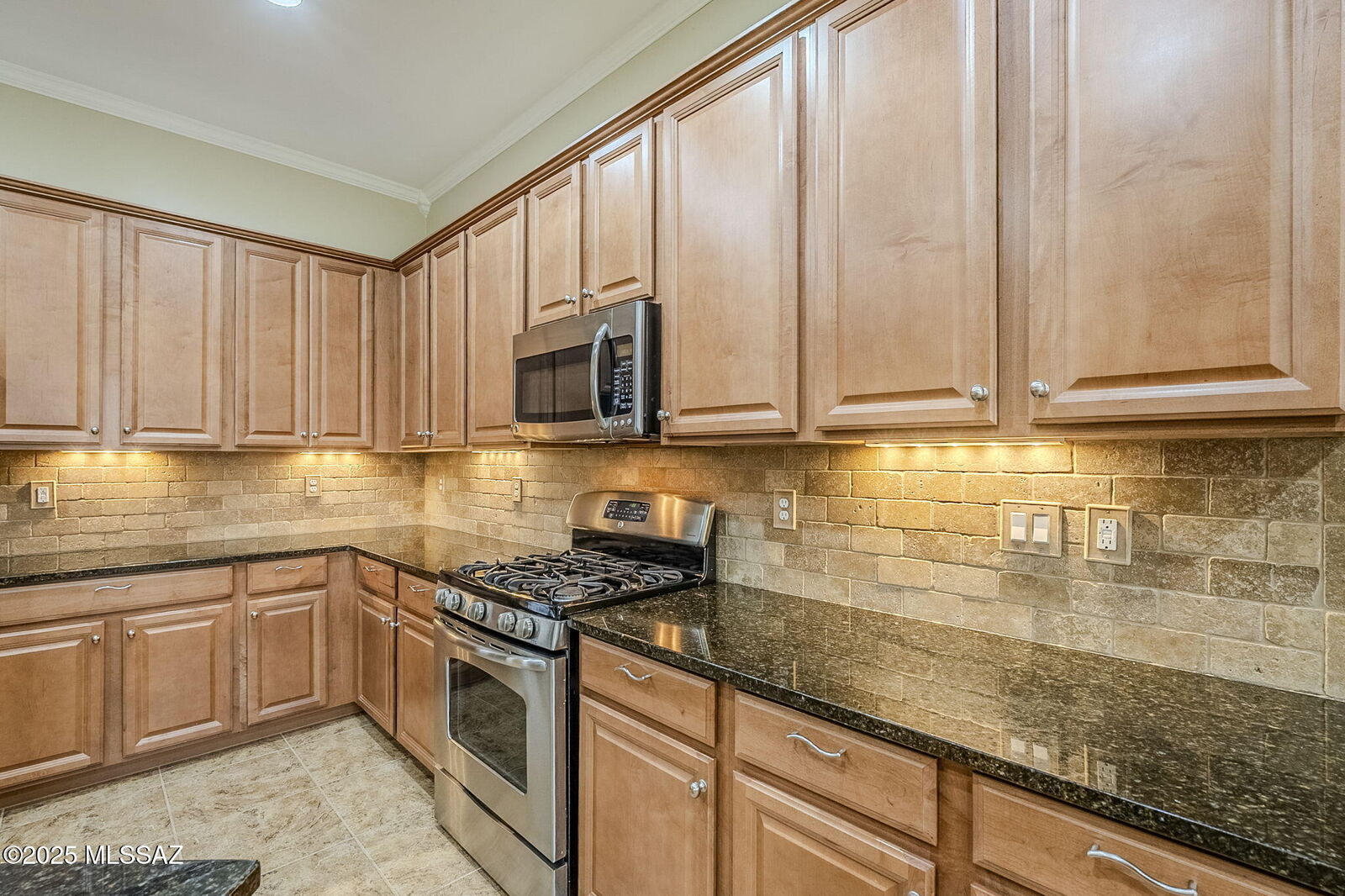Property Photo: 12692 N Sunrise Shadow Drive AZ 85658