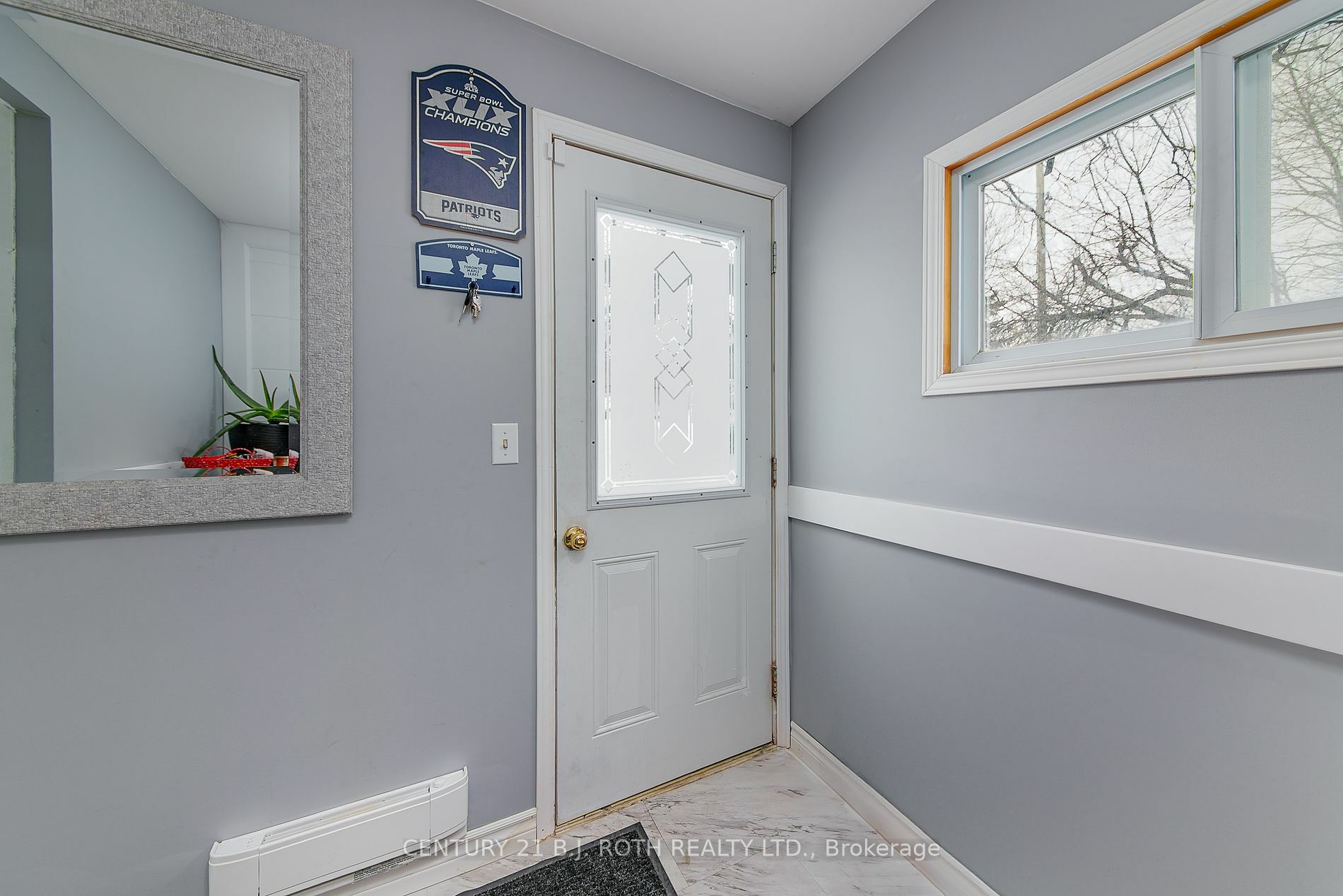 Property Photo:  1 Lakeview Avenue  ON L3V 6E6 