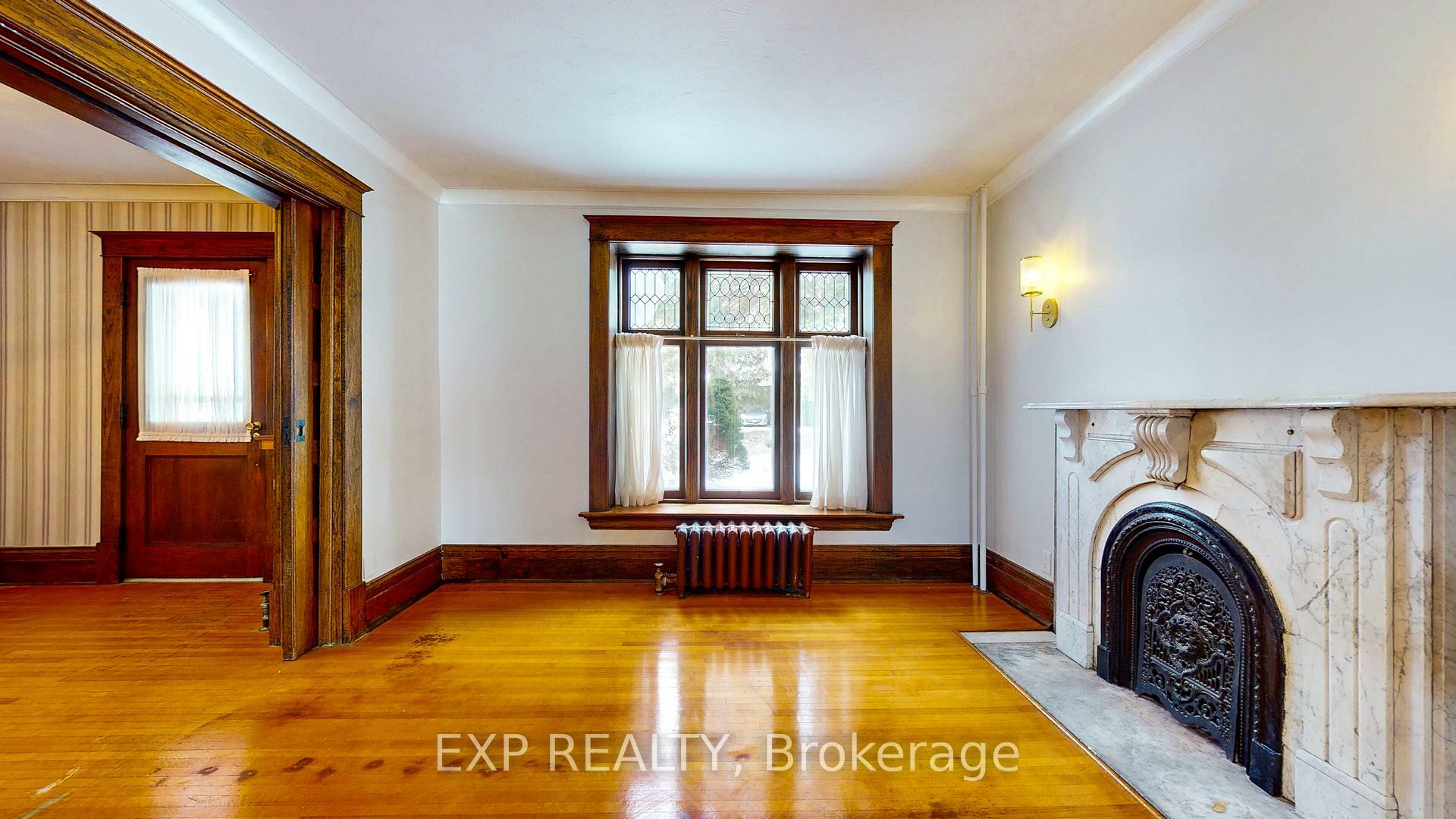 Property Photo:  453 2nd Ave W  ON N4K 4L9 