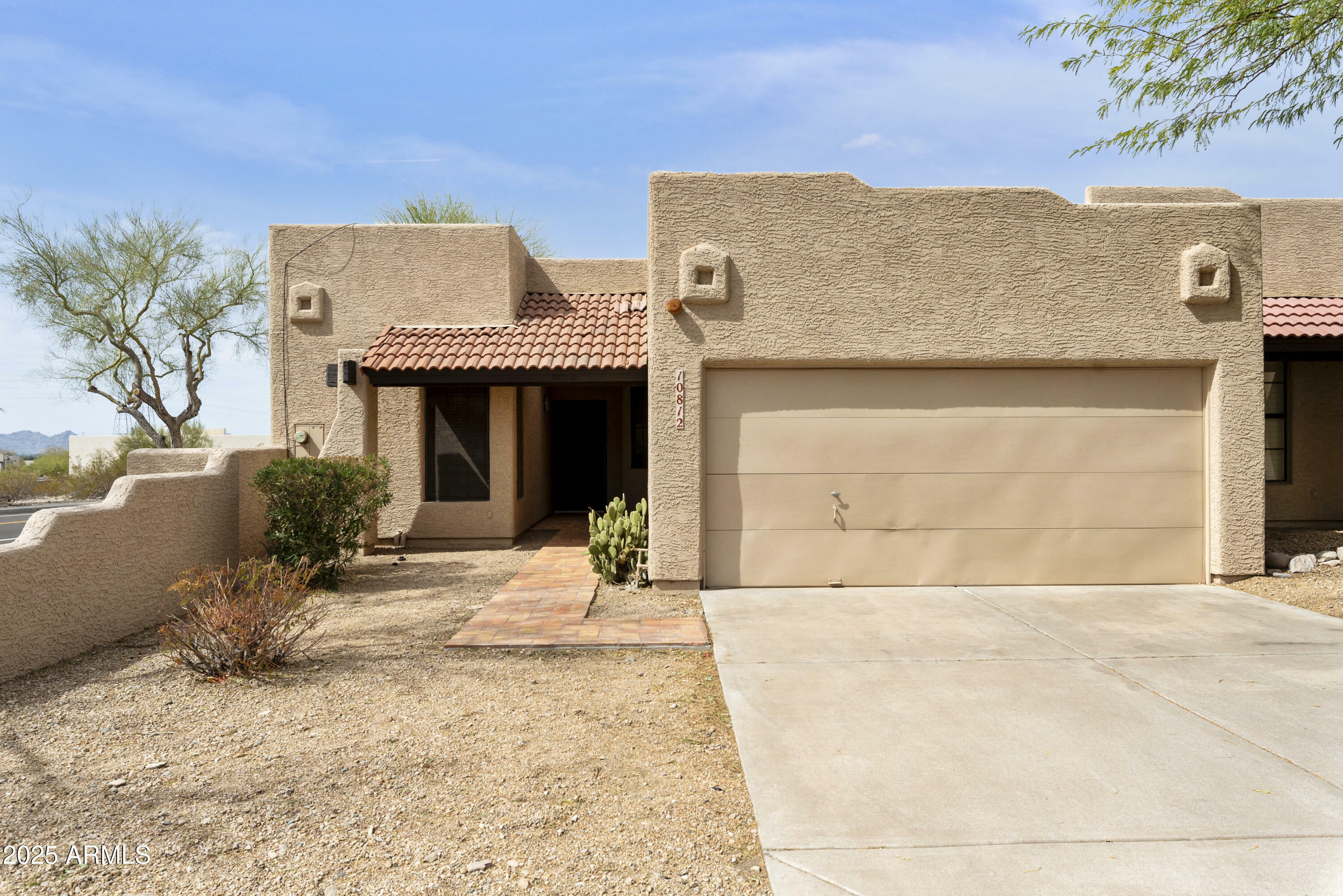 Property Photo: 10812 N 117th Place AZ 85259