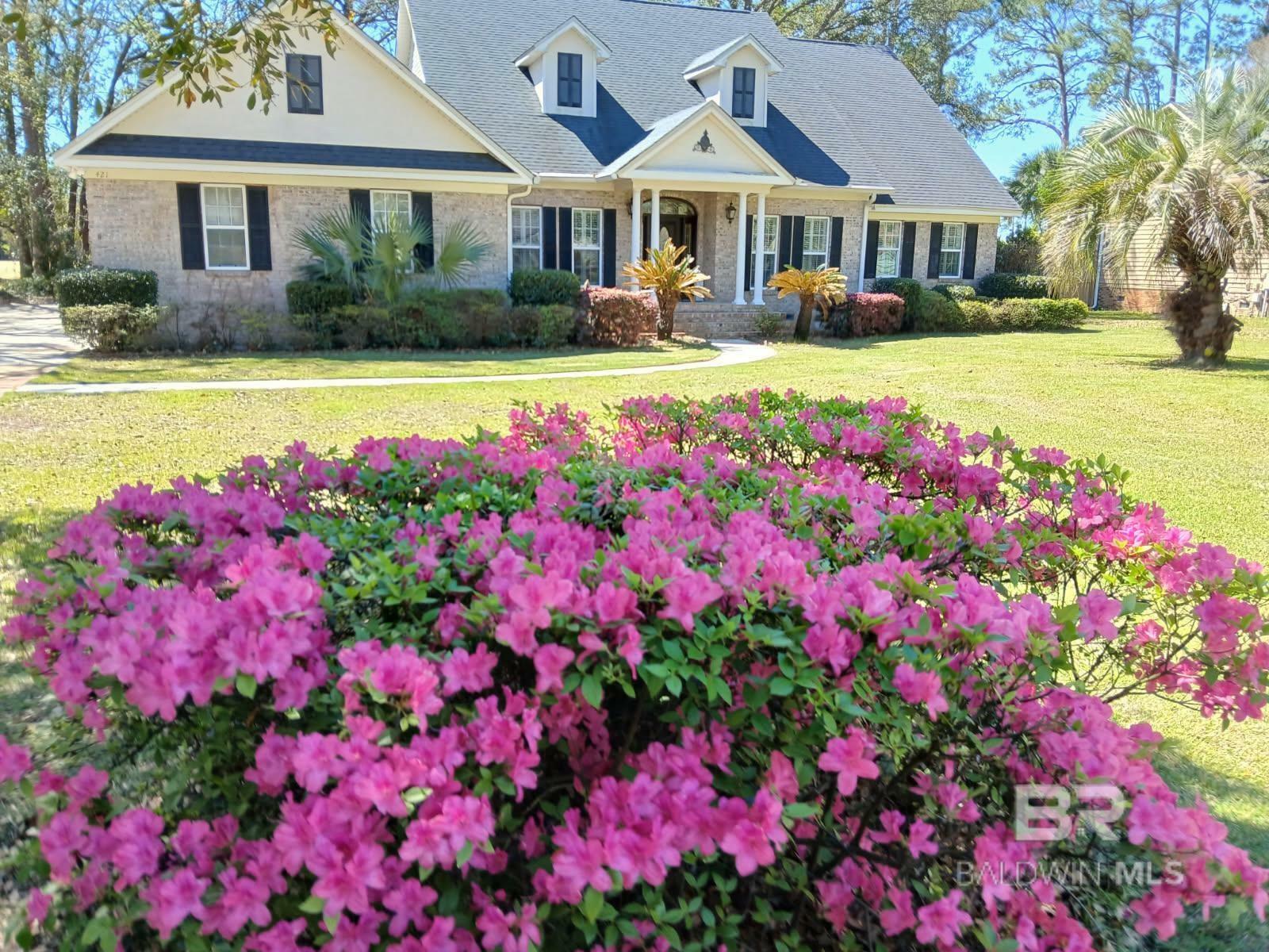 Property Photo: 421 Wedgewood Drive AL 36542