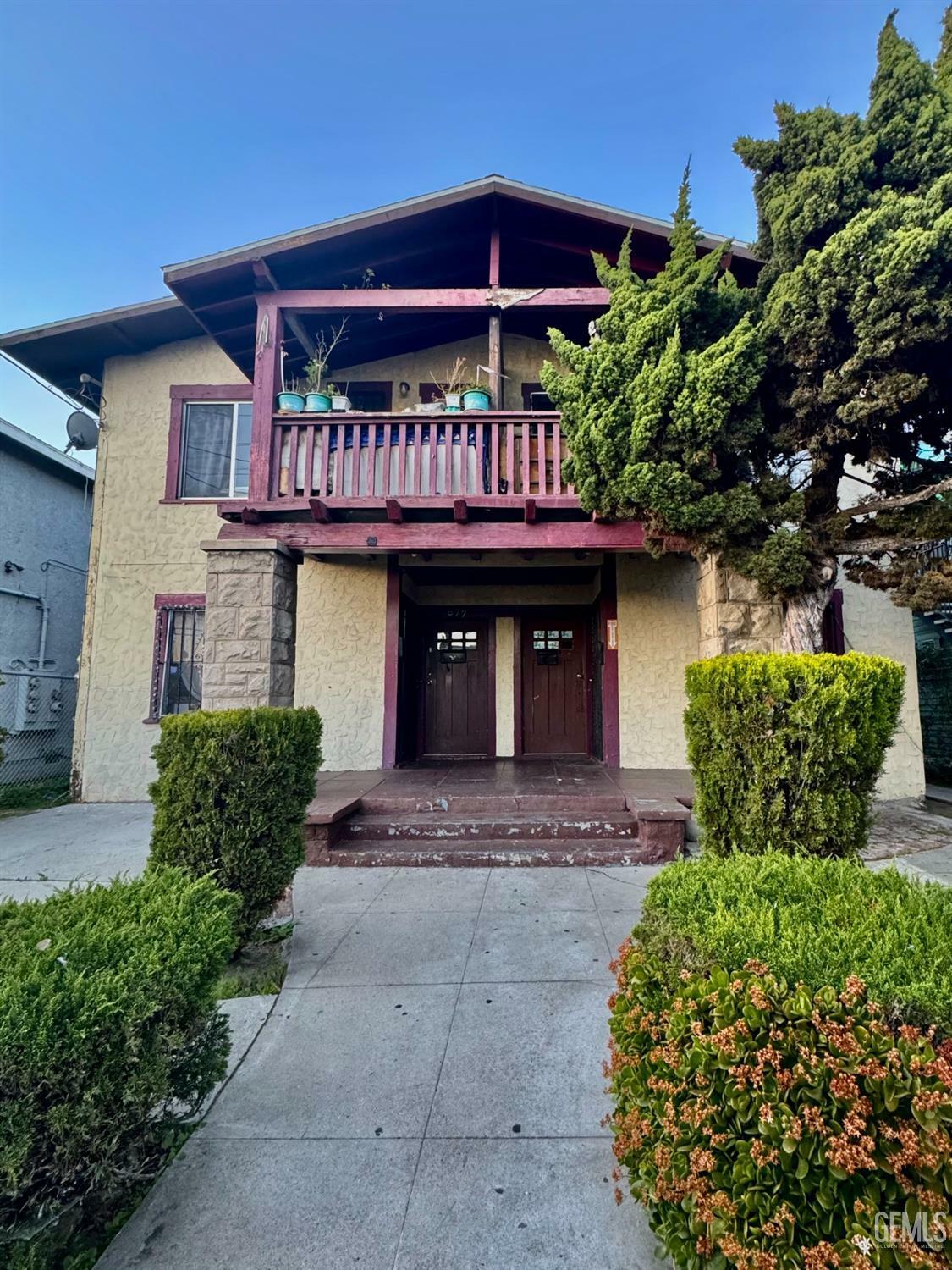 Property Photo:  873 W Vernon Avenue  CA 90037 