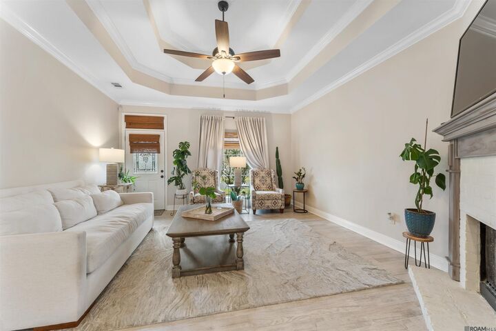 Property Photo: 2555 Fairgate Dr LA 70816