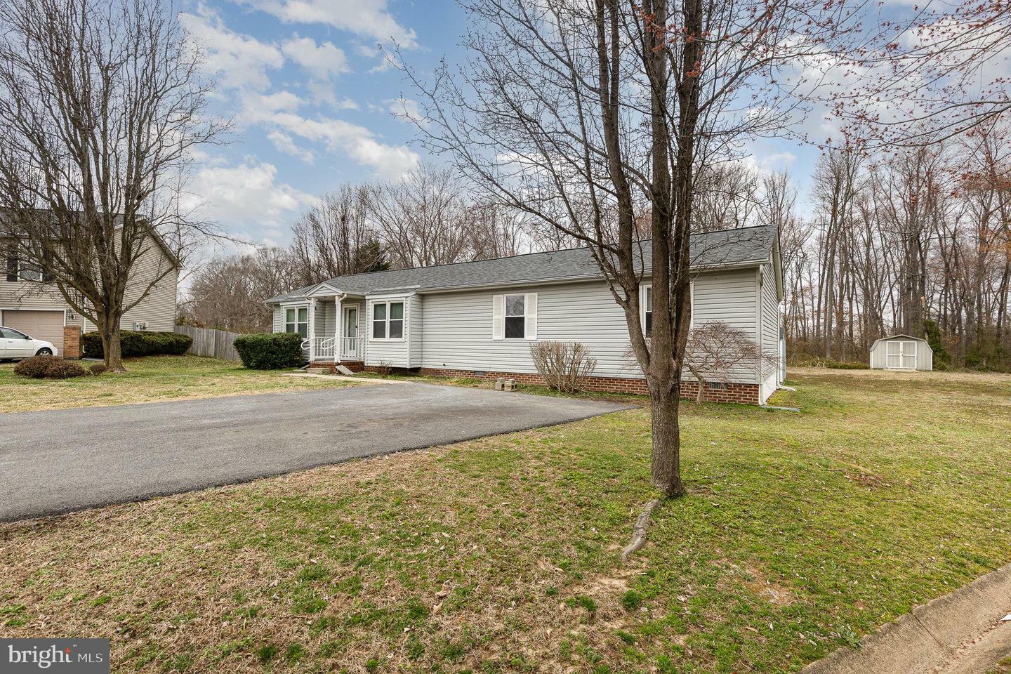 Property Photo:  11806 Highland Oaks Drive  VA 22407 