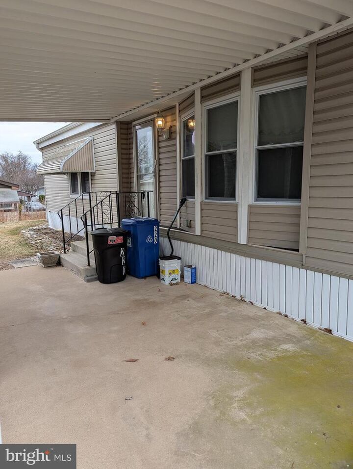 Property Photo:  220 Winding Brook Run  PA 19454 