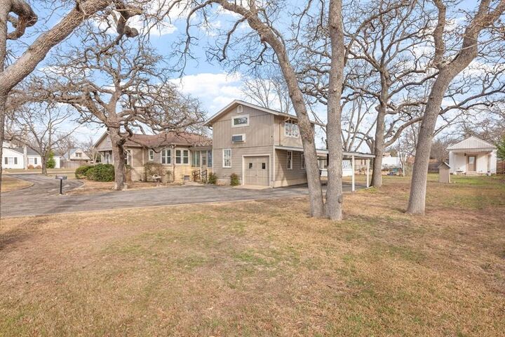 707 Milam St  Fredericksburg TX 78624 photo