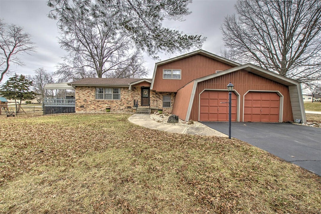 Property Photo: 1517 Cottage Drive IL 62521
