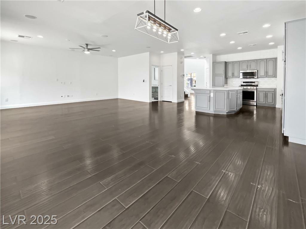 Property Photo: 7110 Brighton Village Street NV 89166