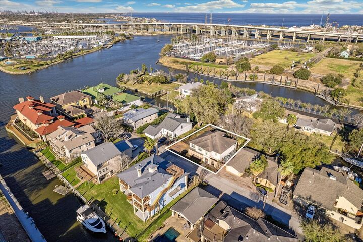 Property Photo: 5 Harbor Lane TX 77565