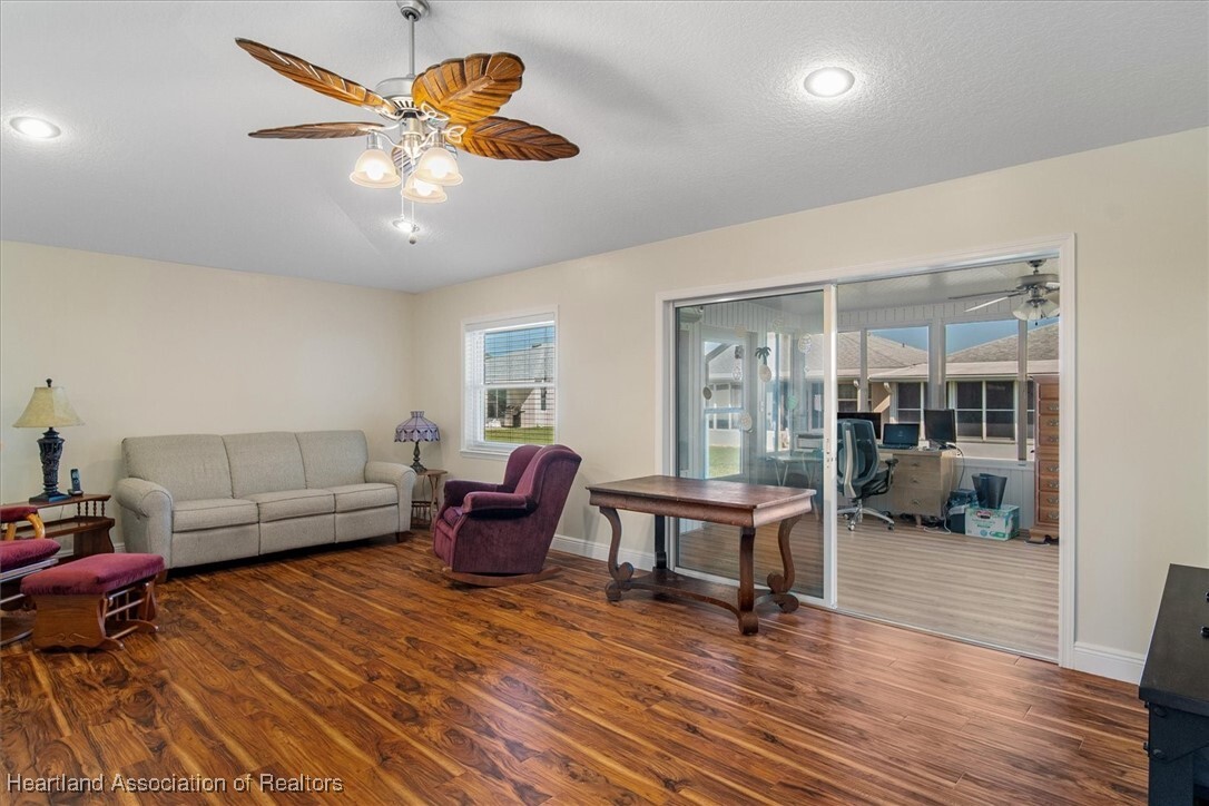 Property Photo: 4401 Vantage Circle FL 33872