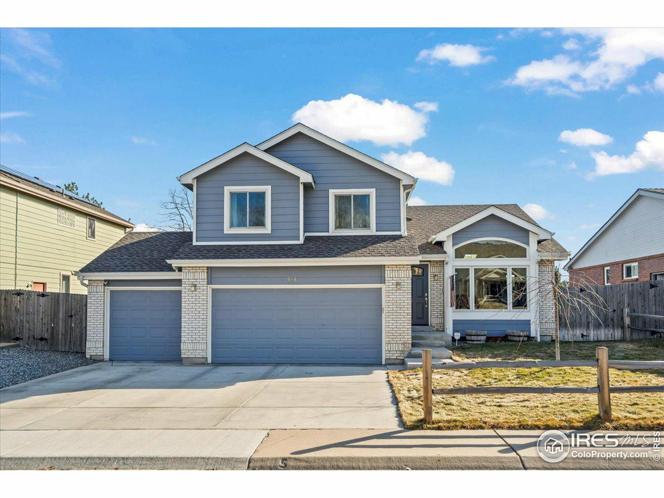 Property Photo: 908 Cinnamon Ln CO 80027