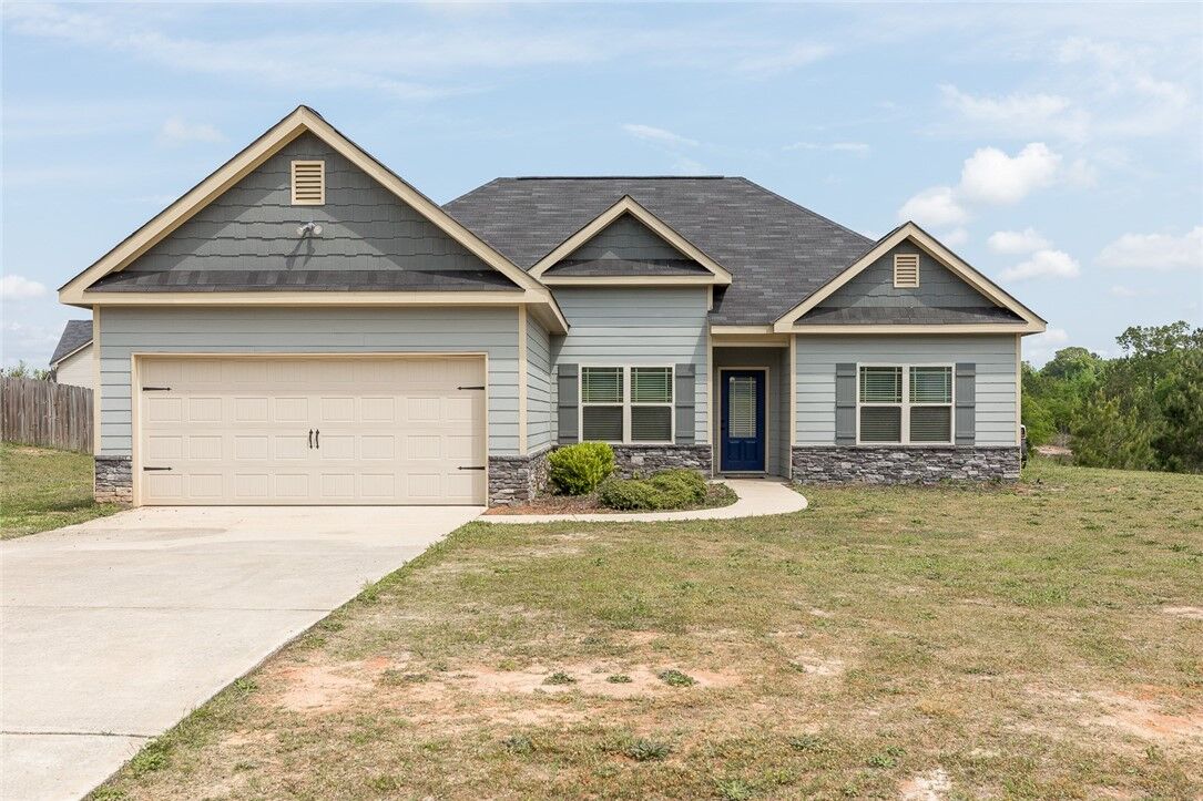 Property Photo: 3 Hope Street AL 36856