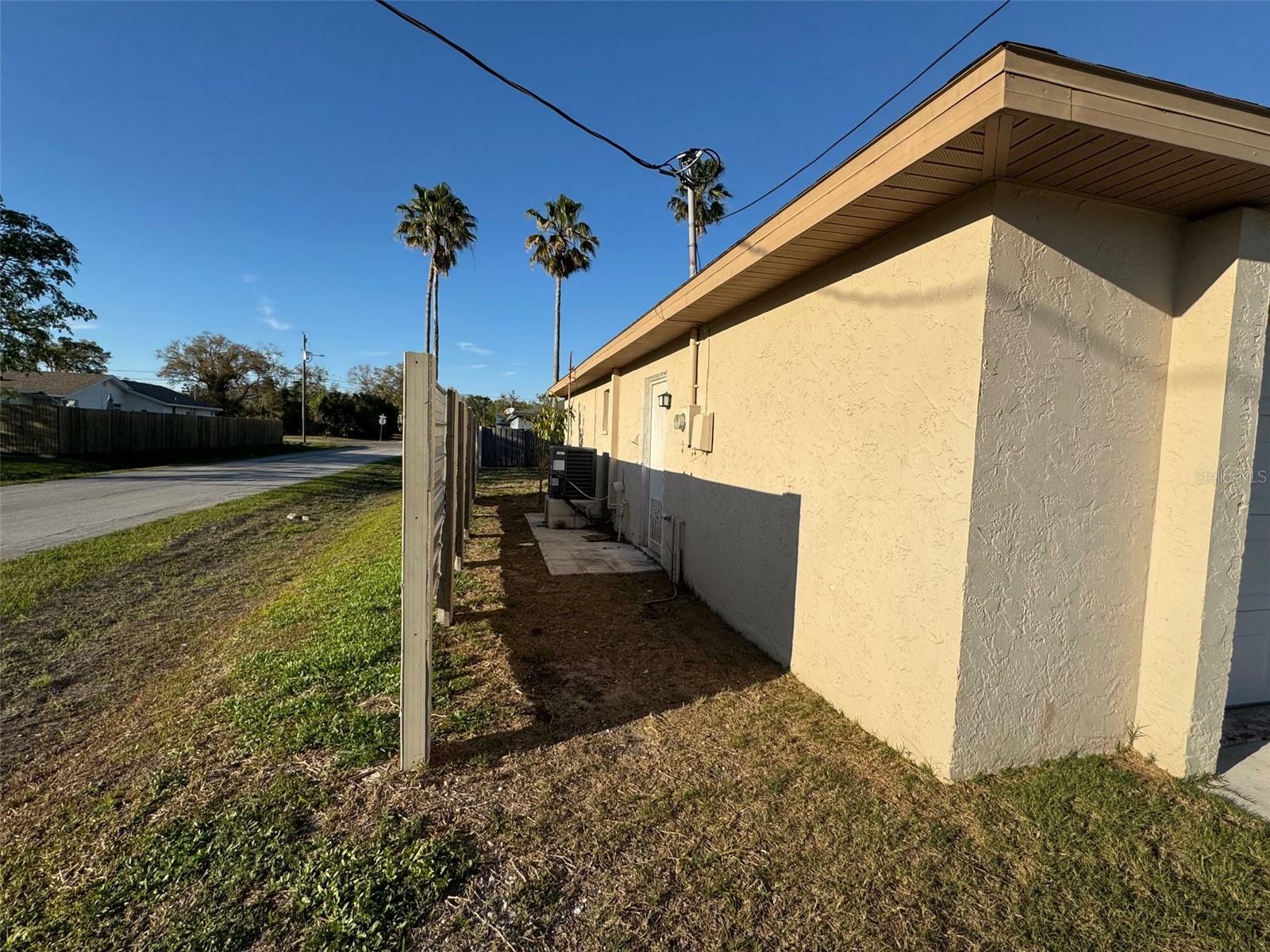Property Photo: 8607 Longboat Lane FL 34667