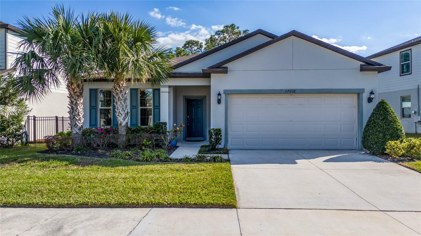 Property Photo:  17216 Goldcrest Loop  FL 34714 