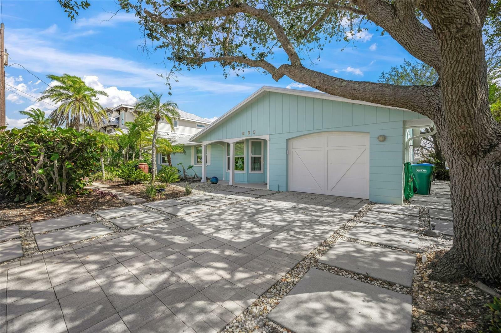 Property Photo:  511 68th Street  FL 34217 