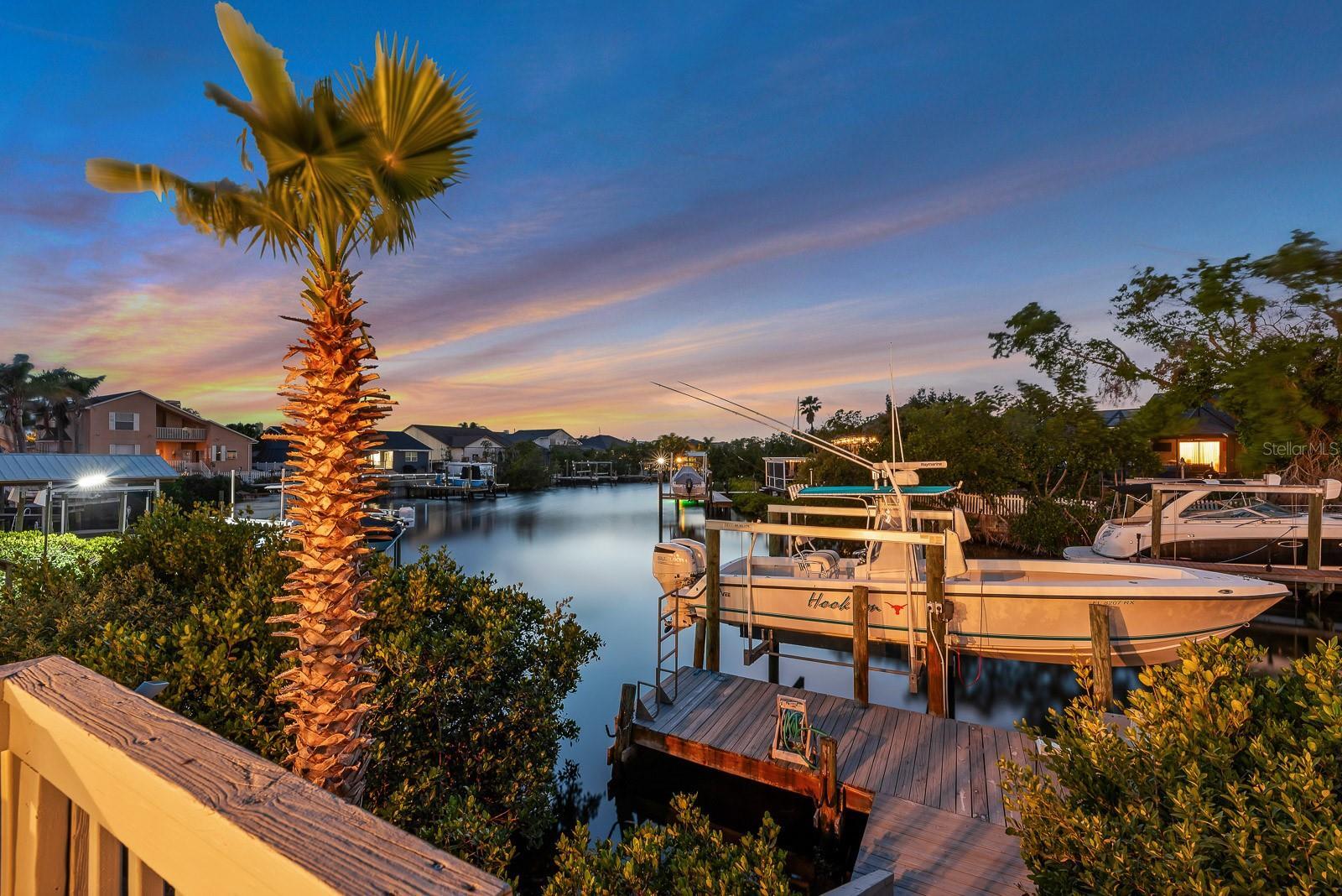 Property Photo:  6606 Dolphin Cove Drive  FL 33572 