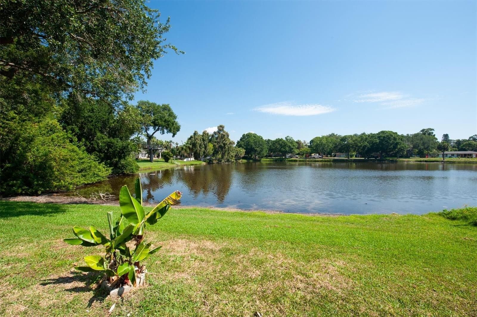 Property Photo:  867 Pinellas Point Drive S  FL 33705 