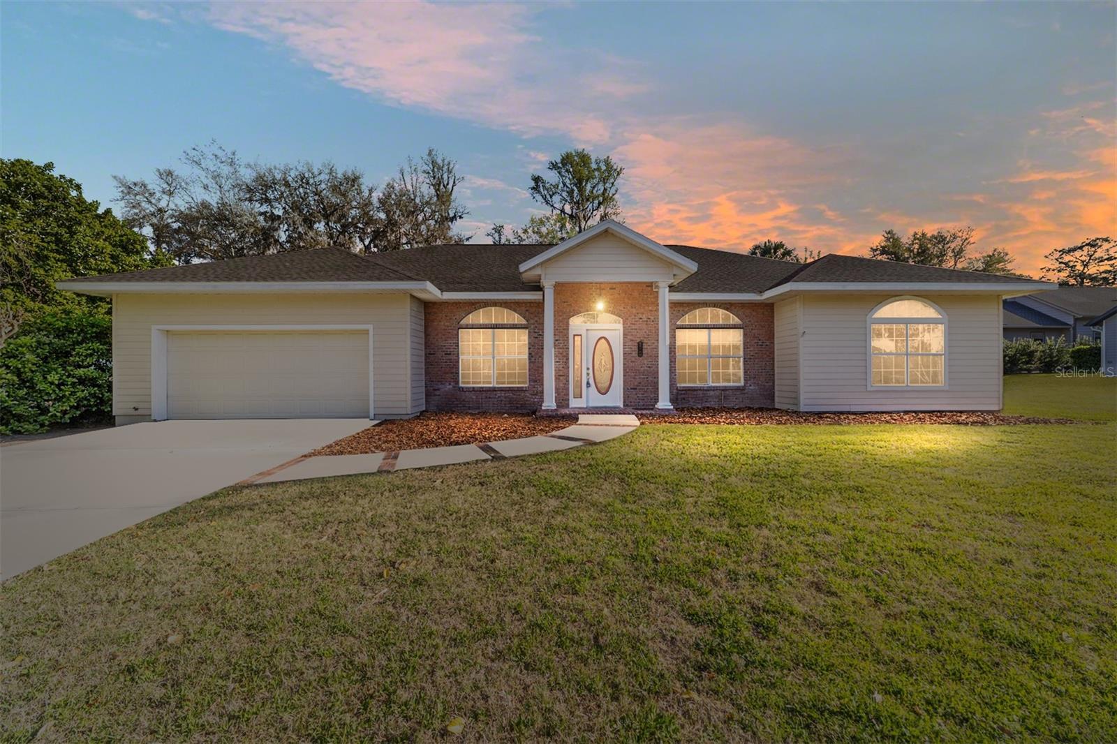 Property Photo: 6604 NW 114th Lane FL 32615