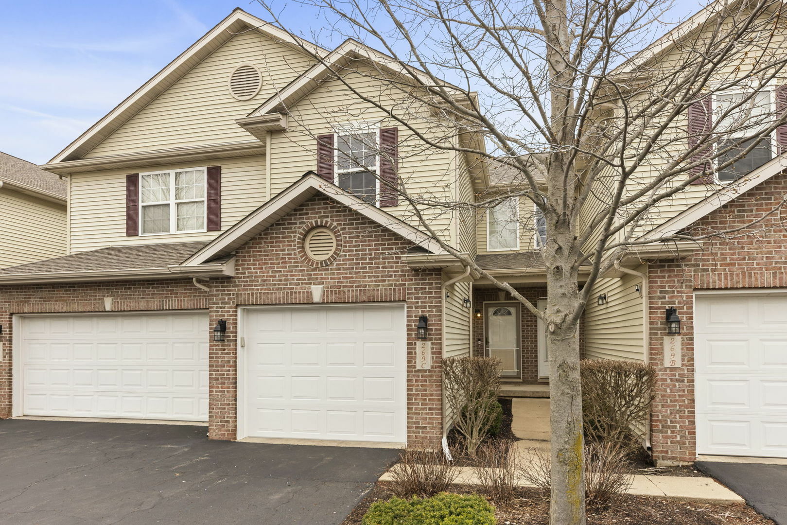 Property Photo: 269 Bent Grass Circle C IL 60115
