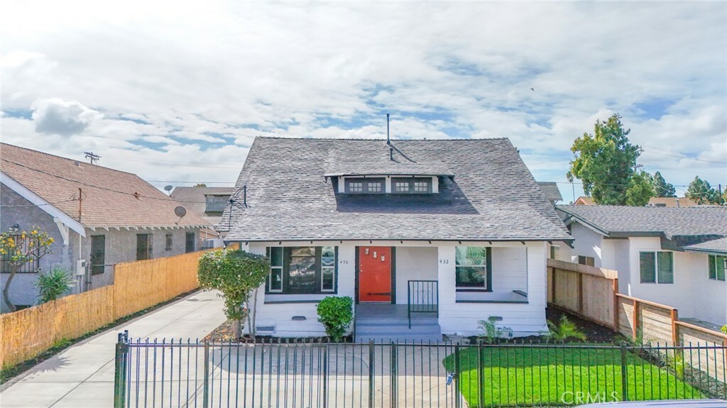 Property Photo: 430 W 52nd Street CA 90037