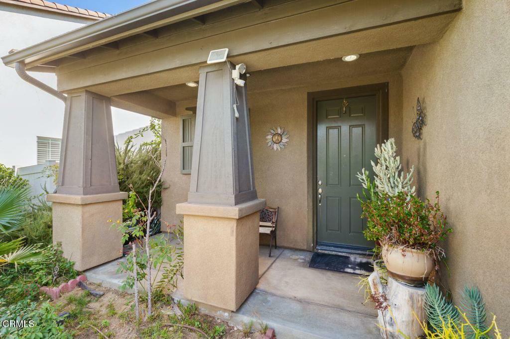 Property Photo:  13118 Hummingbird Lane Lane  CA 91342 