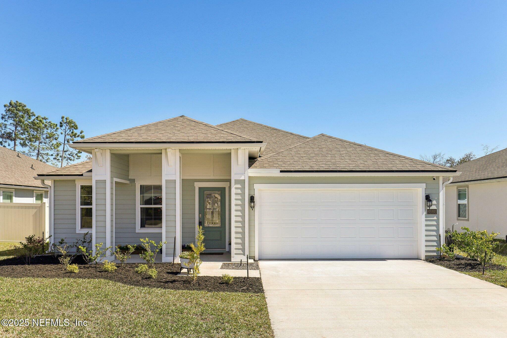 Property Photo:  65993 Edgewater Drive  FL 32097 