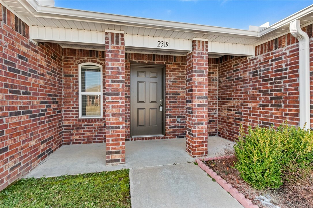 Property Photo:  2319 Wyandotte Avenue  AR 72764 