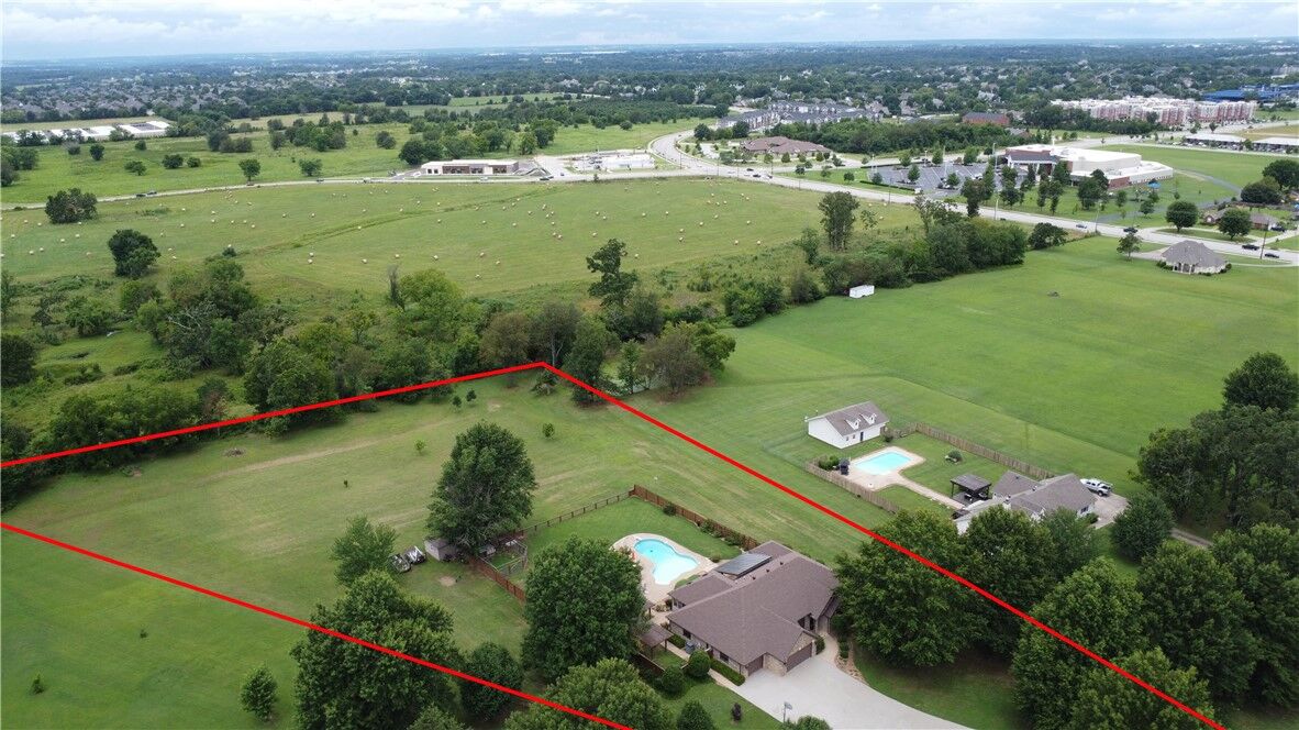 Property Photo: 5308 Whispering Meadows Lane AR 72758