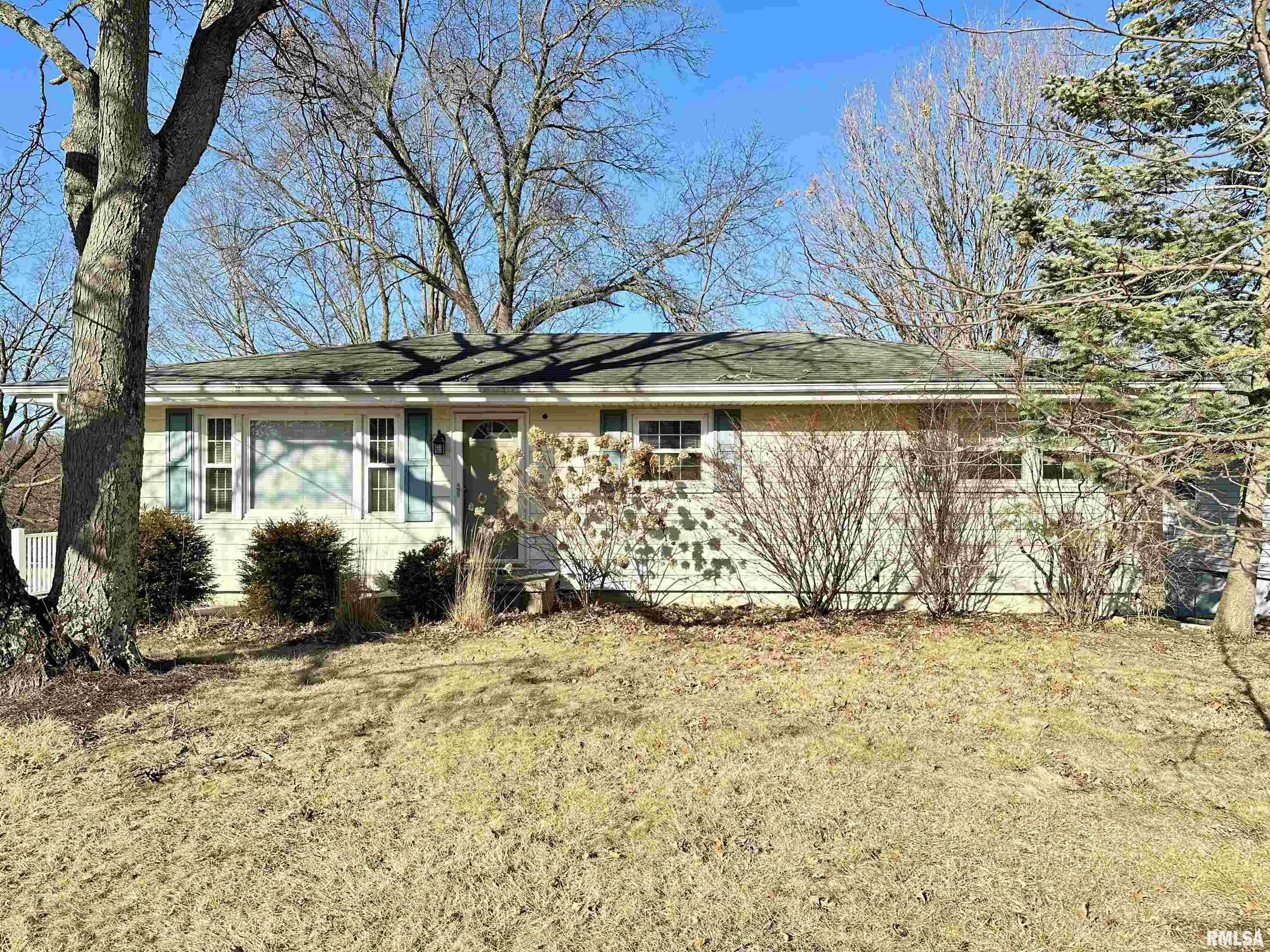 Property Photo:  1010 S Timber Lane  IL 61530 