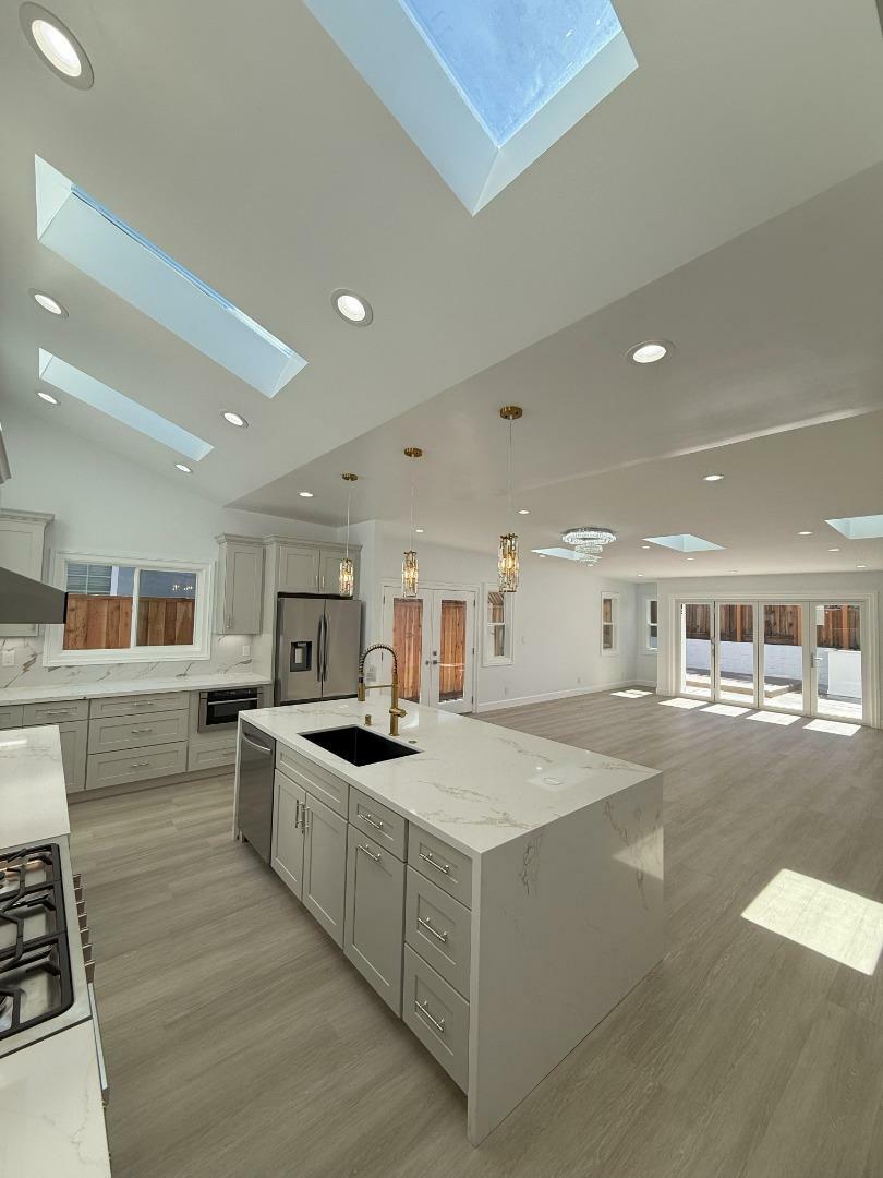 Property Photo: 2552 Castleton Drive CA 95148