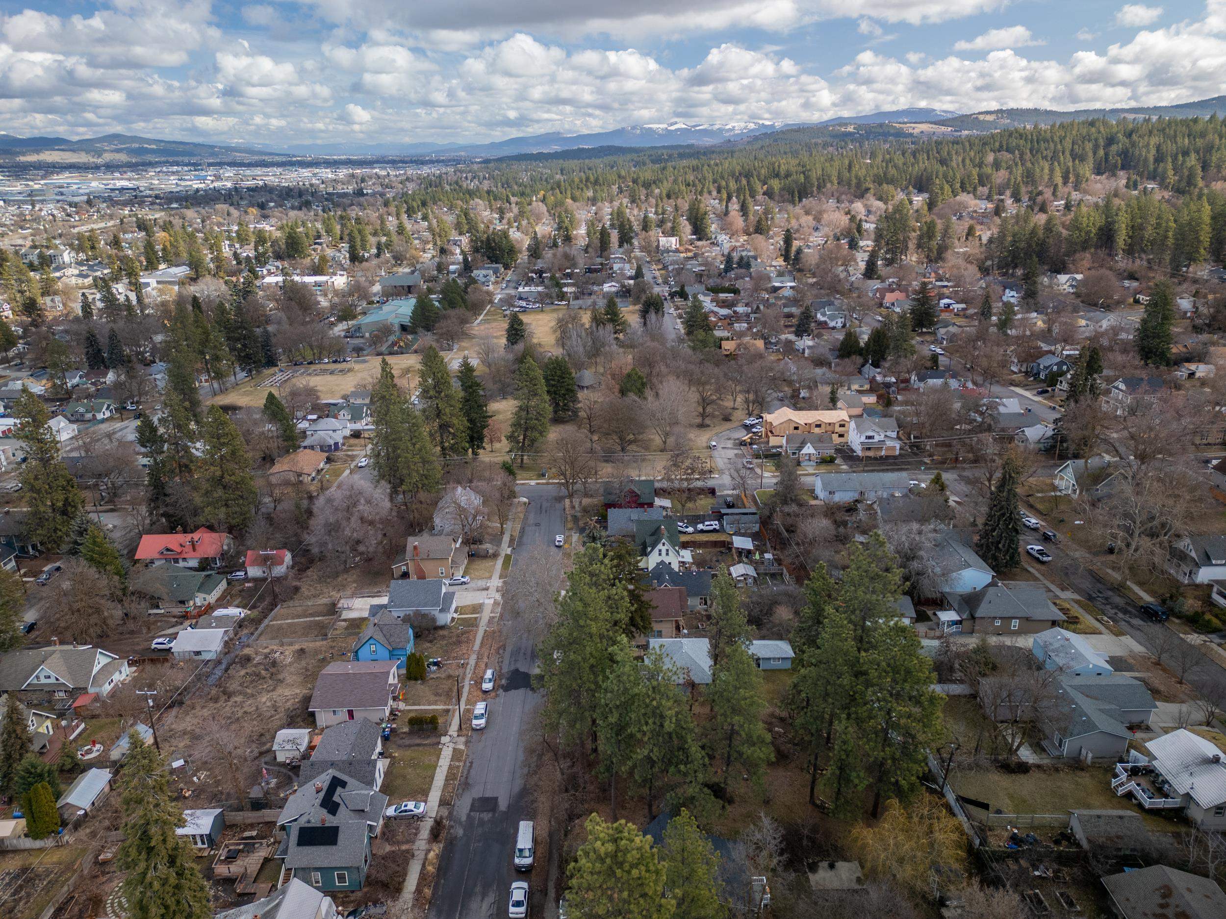 Property Photo: 928 E 10th Ave WA 99202