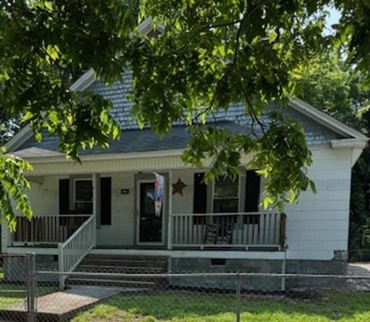 Property Photo: 156 Moore Street SC 29372