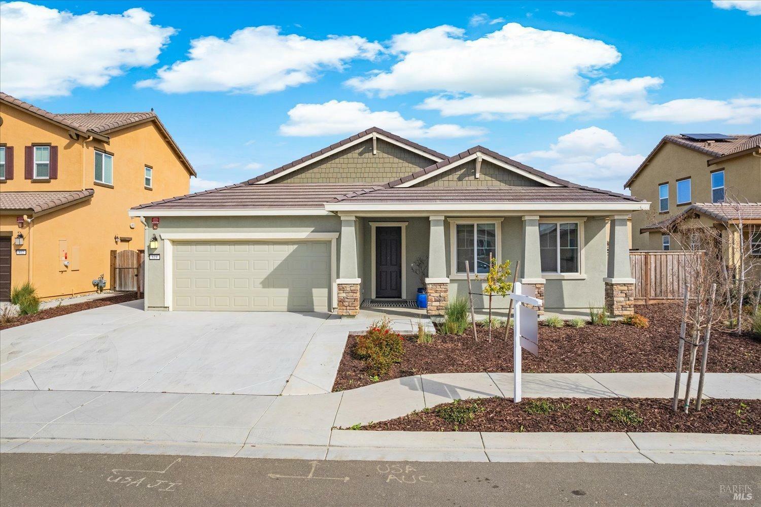 Property Photo: 818 Billhook Drive CA 95687