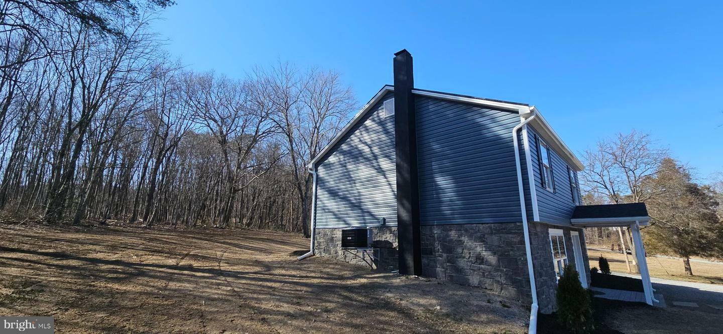 Property Photo:  610 S Hayfield Road  VA 22602 