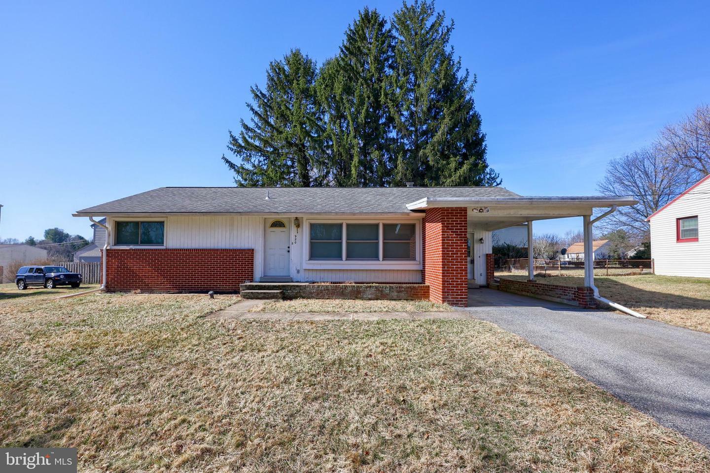920 Wheaton Drive  Lancaster PA 17603 photo